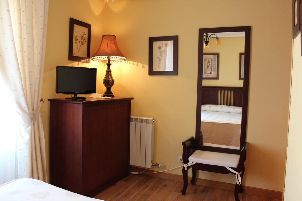 Dc Mesones 21 Hotel Lerma Phòng bức ảnh
