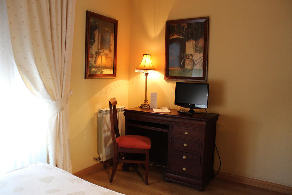 Dc Mesones 21 Hotel Lerma Phòng bức ảnh
